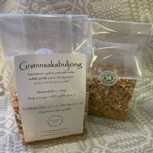 Pose med grønnsaksbuljong og tørket krydderblanding